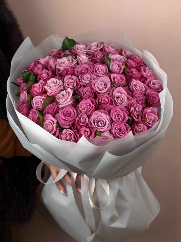 Картинка Букет из 51 розы "Пурпурный космос" 50см